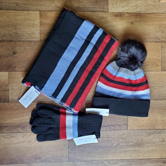 Vera Bradley Cozy Scarf, Cozy Gloves, and Cozy Beanie Hat Perfectly Plaid - Picture 1 of 5